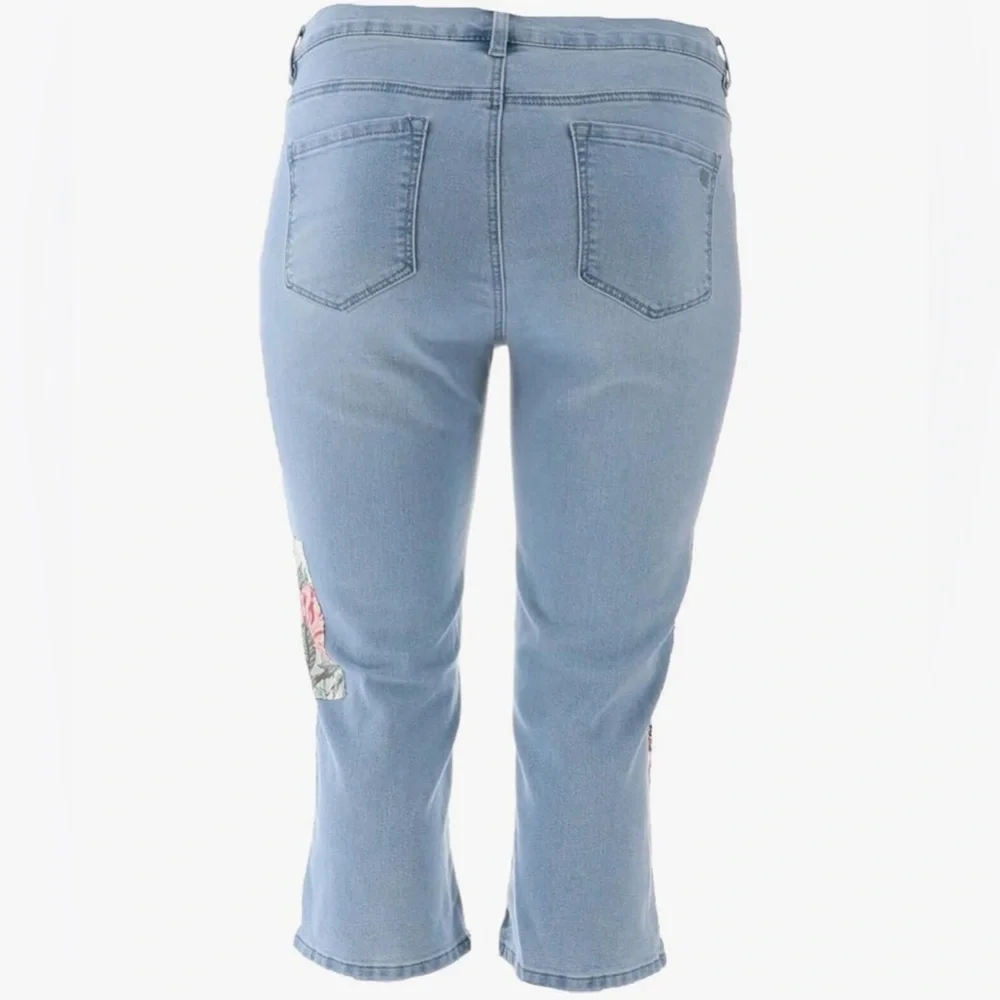 Diane Gilman Cropped Embroidered Jeans Women’s Size 10 Stretch Light Wash DG2 - Picture 12 of 17